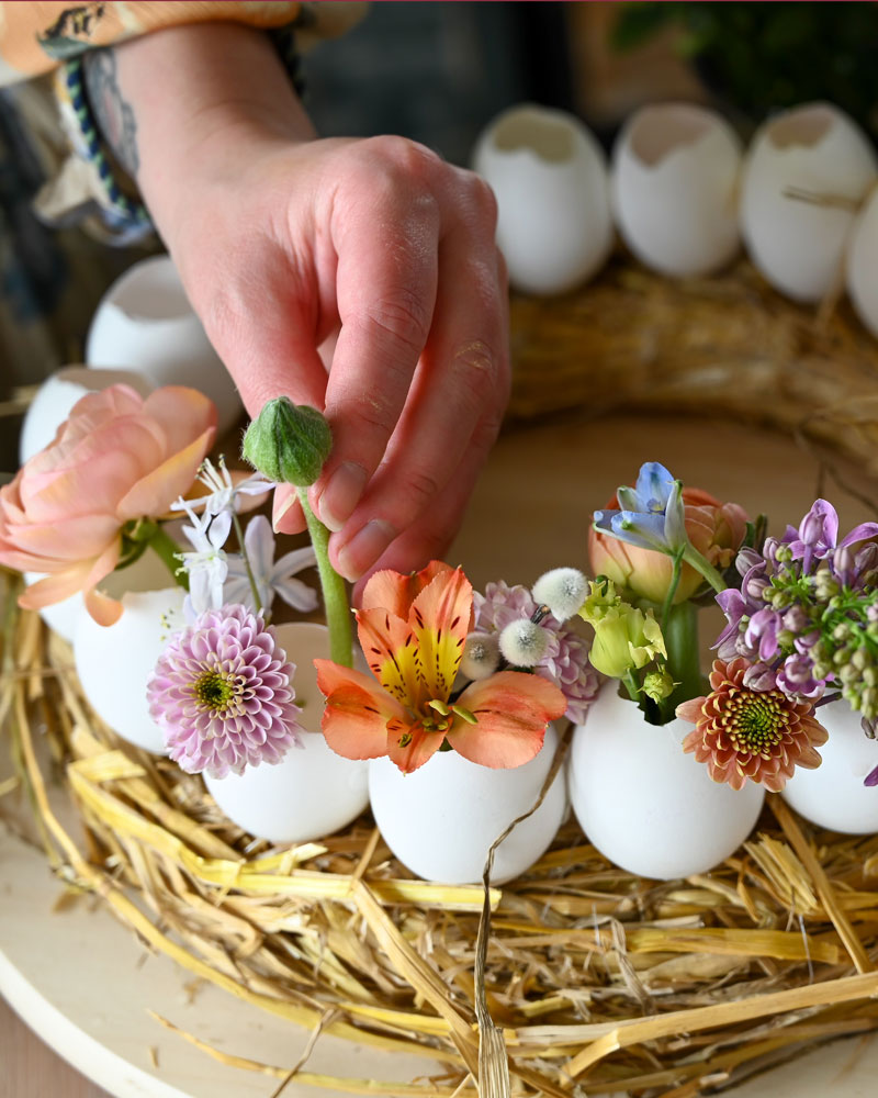 Interflora-Äggkrans-Påsk-Steg5-2.jpg